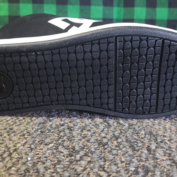 Brand New DC Gaveler Suede Skate Shoes – Matte Black (Men’s US 8.5M) – - Picture 3 of 12